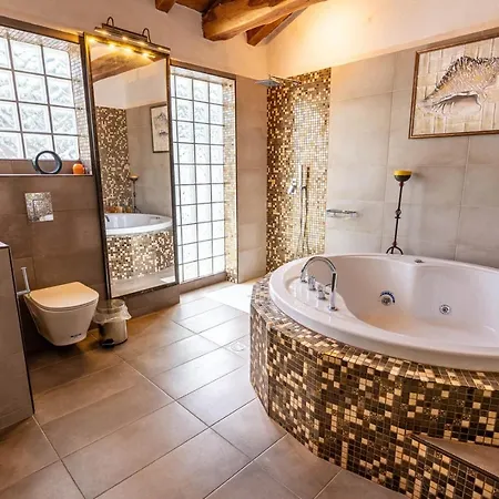 George In Skiathos Вилла