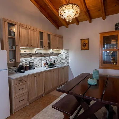 George In Skiathos Трулос