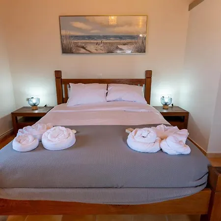 Villa George In Skiathos