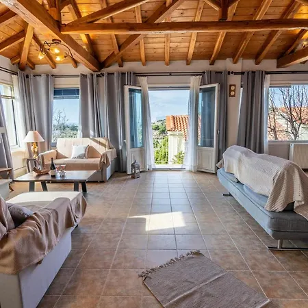Villa George In Skiathos Troulos