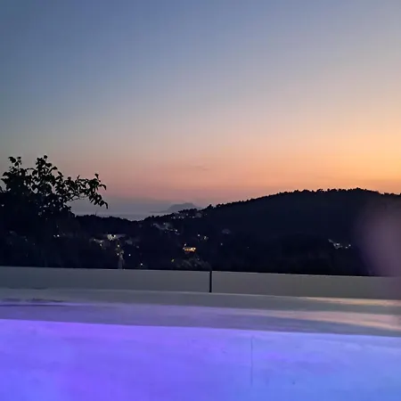 Villa George In Skiathos *