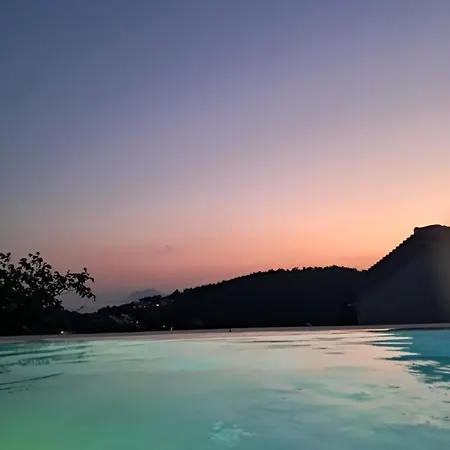 Villa George In Skiathos