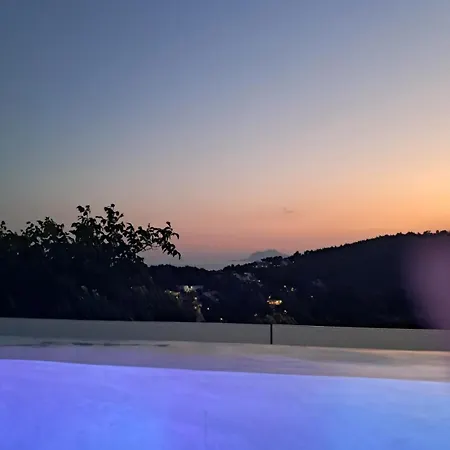 Villa George In Skiathos *