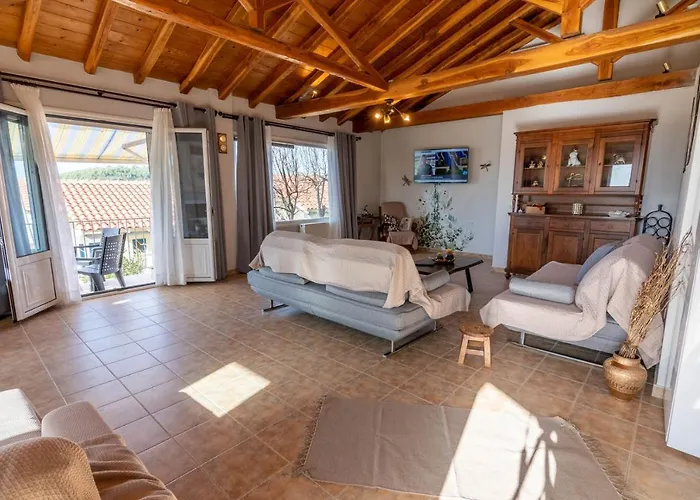 Villa George In Skiathos *