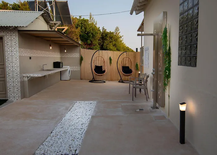 Villa George In Skiathos