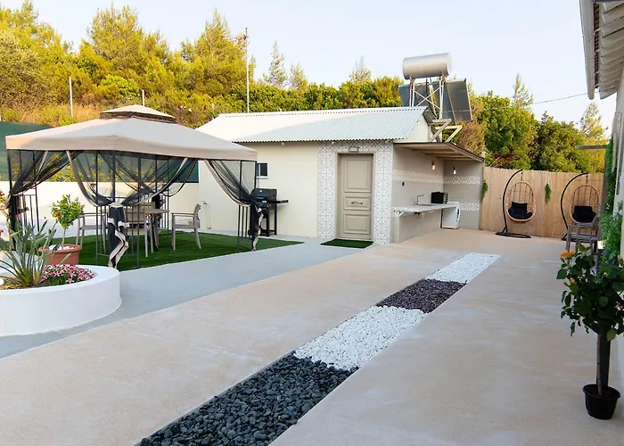 Villa George In Skiathos