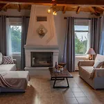 George In Skiathos Τρούλος