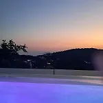 Βίλα George In Skiathos *